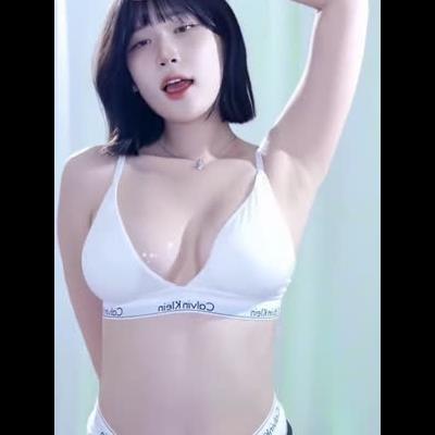 고라니율 흰 CK 브라 팬티 오일바른 알가슴골