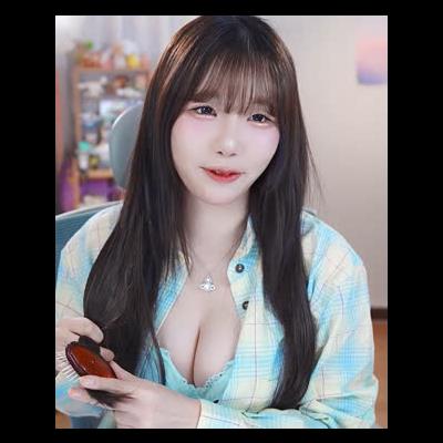 수련수련 벗어주는 교복 셔츠 치마 민트색 브라 가슴골